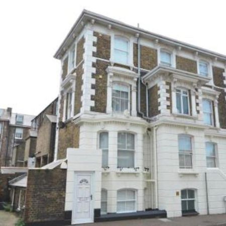 Charming Apartment In Deal Near The Beach & Town Εξωτερικό φωτογραφία